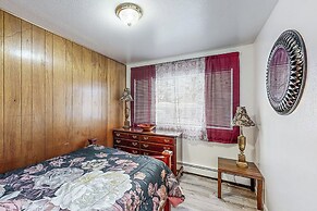 4BR Dog-friendly Home & Close to Mountains