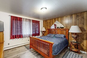 4BR Dog-friendly Home & Close to Mountains