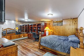 4BR Dog-friendly Home & Close to Mountains