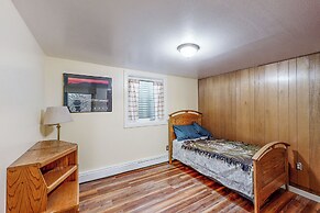 4BR Dog-friendly Home & Close to Mountains