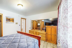 4BR Dog-friendly Home & Close to Mountains