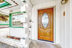 4BR Dog-friendly Home & Close to Mountains