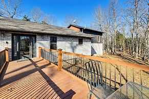 Spacious Retreat w/ Deck: 14 Mi to Nolin Lake!