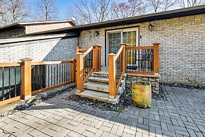 Spacious Retreat w/ Deck: 14 Mi to Nolin Lake!