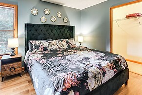 Spacious Retreat w/ Deck: 14 Mi to Nolin Lake!