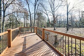 Spacious Retreat w/ Deck: 14 Mi to Nolin Lake!