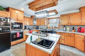 Spacious Retreat w/ Deck: 14 Mi to Nolin Lake!