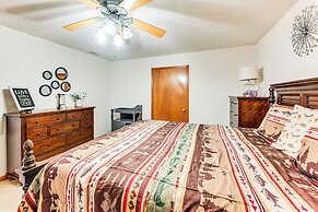 Spacious Retreat w/ Deck: 14 Mi to Nolin Lake!
