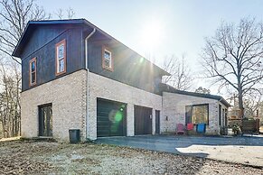 Spacious Retreat w/ Deck: 14 Mi to Nolin Lake!