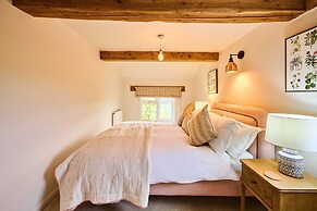 Host Stay The Coral Cottage
