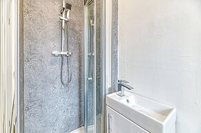 Double Bed Apts Fairhaven View by Guestz