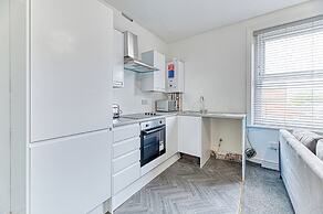 Double Bed Apts Fairhaven View by Guestz