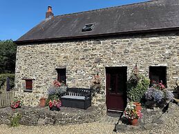 Old Farmhouse Cottage