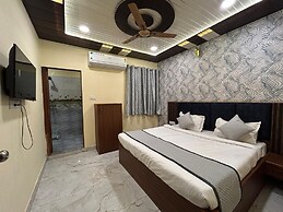 Hotel Triple Three
