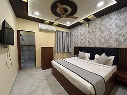 Hotel Triple Three