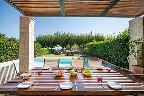 Sunny Exclusive Ena in Chaniotis