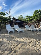 Akoya Beach Park & Cottages