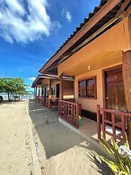 Akoya Beach Park & Cottages