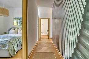Seaview Hideaway- Premium Apartment