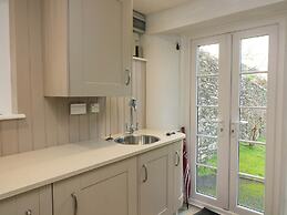 Blackstone Cottage