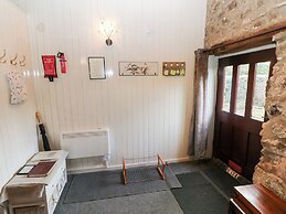 8 Rogeston Cottages