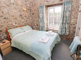 8 Rogeston Cottages