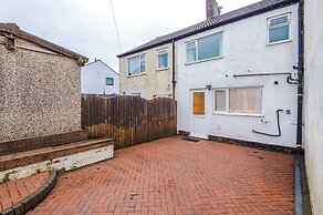 Large Modern 5-Bed House