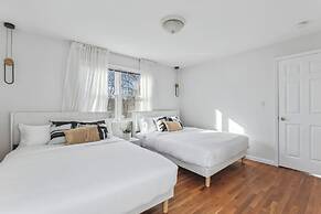 Luxury 3BR Home Game Room Free Parking