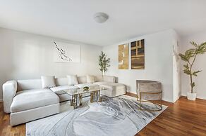 Luxury 3BR Home Game Room Free Parking