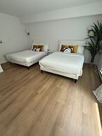 Elegant Hideaway with Free Parking