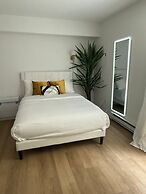 Elegant Hideaway with Free Parking
