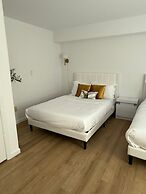 Elegant Hideaway with Free Parking
