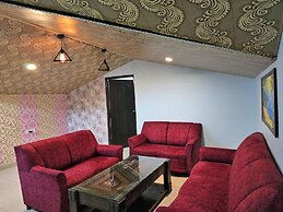The Cozy Corner Hilltop 360 View Retreat