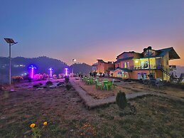 The Cozy Corner Hilltop 360 View Retreat