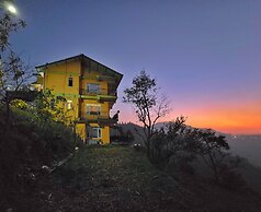 The Cozy Corner Hilltop 360 View Retreat
