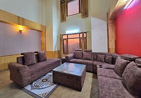 The Cozy Corner Hilltop 360 View Retreat