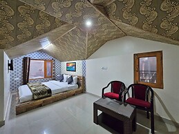The Cozy Corner Hilltop 360 View Retreat