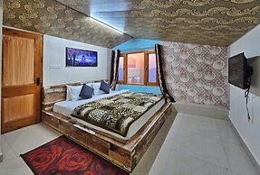 The Cozy Corner Hilltop 360 View Retreat