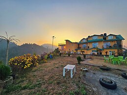 The Cozy Corner Hilltop 360 View Retreat