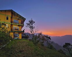 The Cozy Corner Hilltop 360 View Retreat