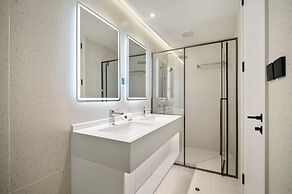Premier Kora 3-bedroom Apartment E333 Beachfront
