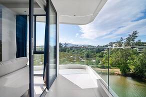 Premier Kora 3-bedroom Apartment E333 Beachfront