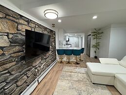 Luxe 1BR Oasis - Prime NY Stay