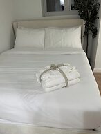 Luxe 1BR Oasis - Prime NY Stay