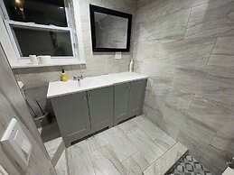 Luxe 1BR Oasis - Prime NY Stay