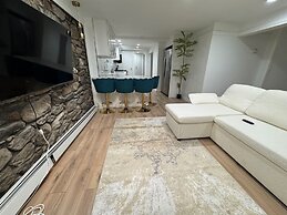Luxe 1BR Oasis - Prime NY Stay
