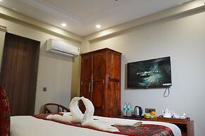 Hotel aashirwad bliss inn & Pool