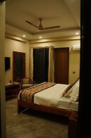 Hotel aashirwad bliss inn & Pool