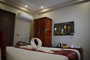 Hotel aashirwad bliss inn & Pool