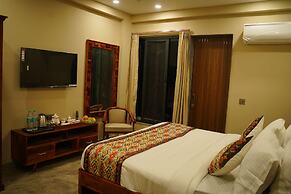 Hotel aashirwad bliss inn & Pool